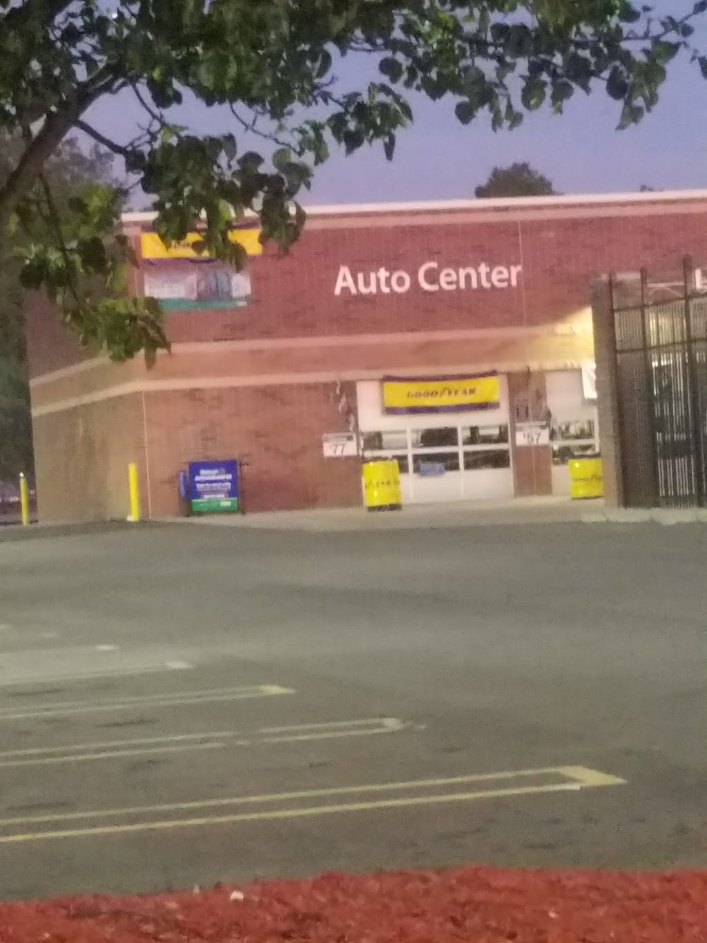 Walmart Auto Care Centers | 10562 Belleville Rd, Van Buren Charter Township, MI 48111, USA | Phone: (734) 697-5508