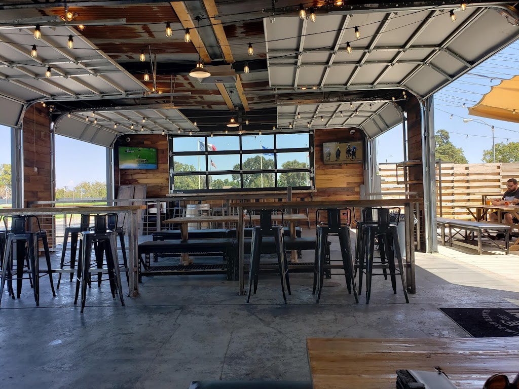 Blaker Brewing - The Tarmac | 1930 Airdrome Entry, Atwater, CA 95301, USA | Phone: (209) 585-4040
