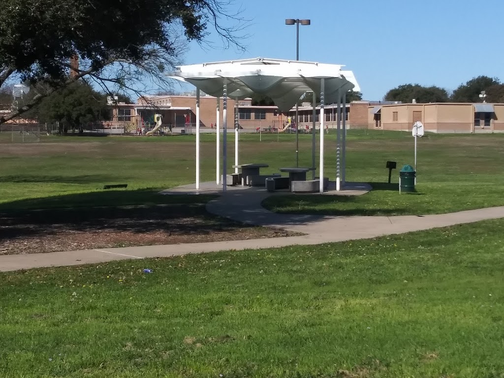 Westmoreland Park | 3601 W Illinois Ave, Dallas, TX 75211, USA | Phone: (214) 670-4100