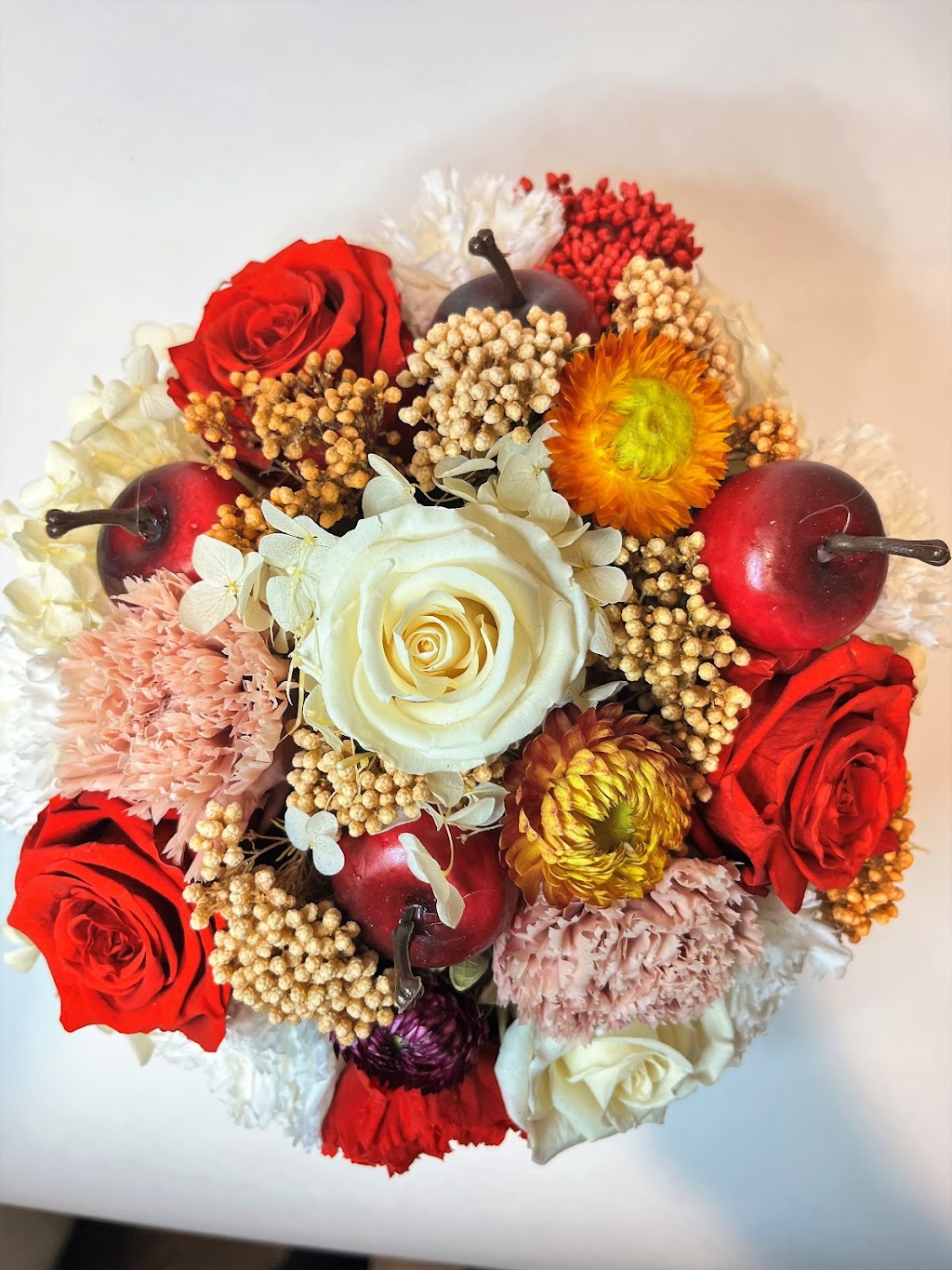 Always and Forever Rose Floral Arrangements | 1487 Blue Spruce Ln, Wantagh, NY 11793, USA | Phone: (516) 856-1711