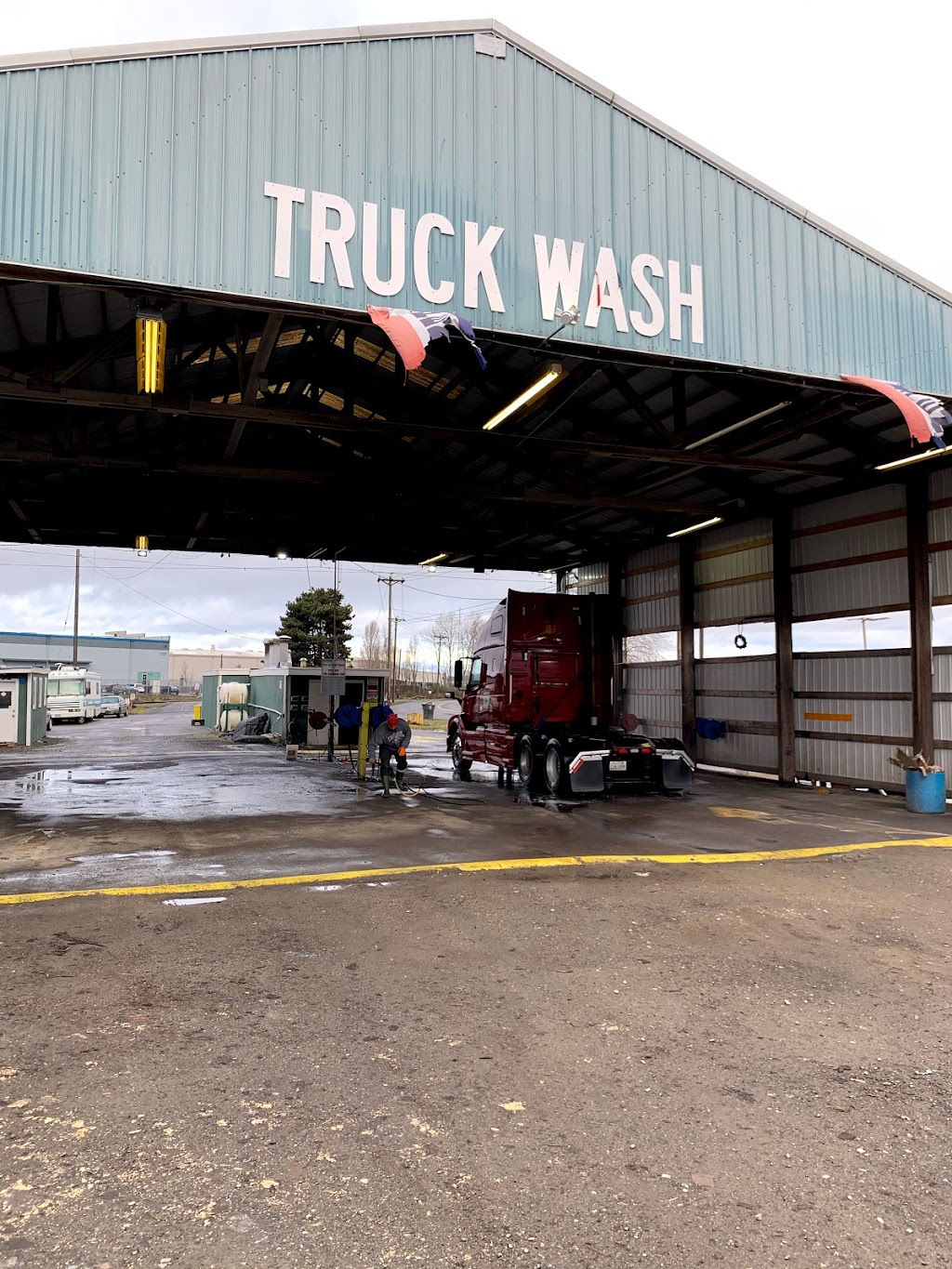 Tacoma Truck Wash | 1820 Portland Ave E, Tacoma, WA 98421 | Phone: (253) 627-4000