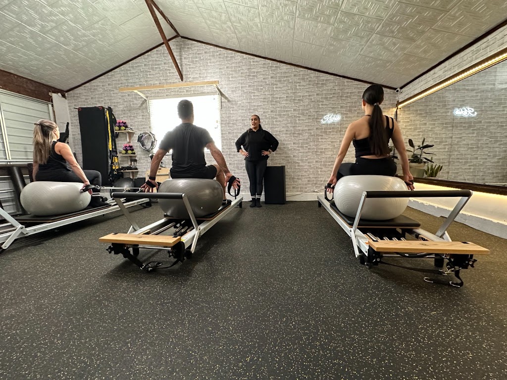 Kichik studio | Woodland Hills, Los Angeles, CA 91364, USA | Phone: (657) 229-3615