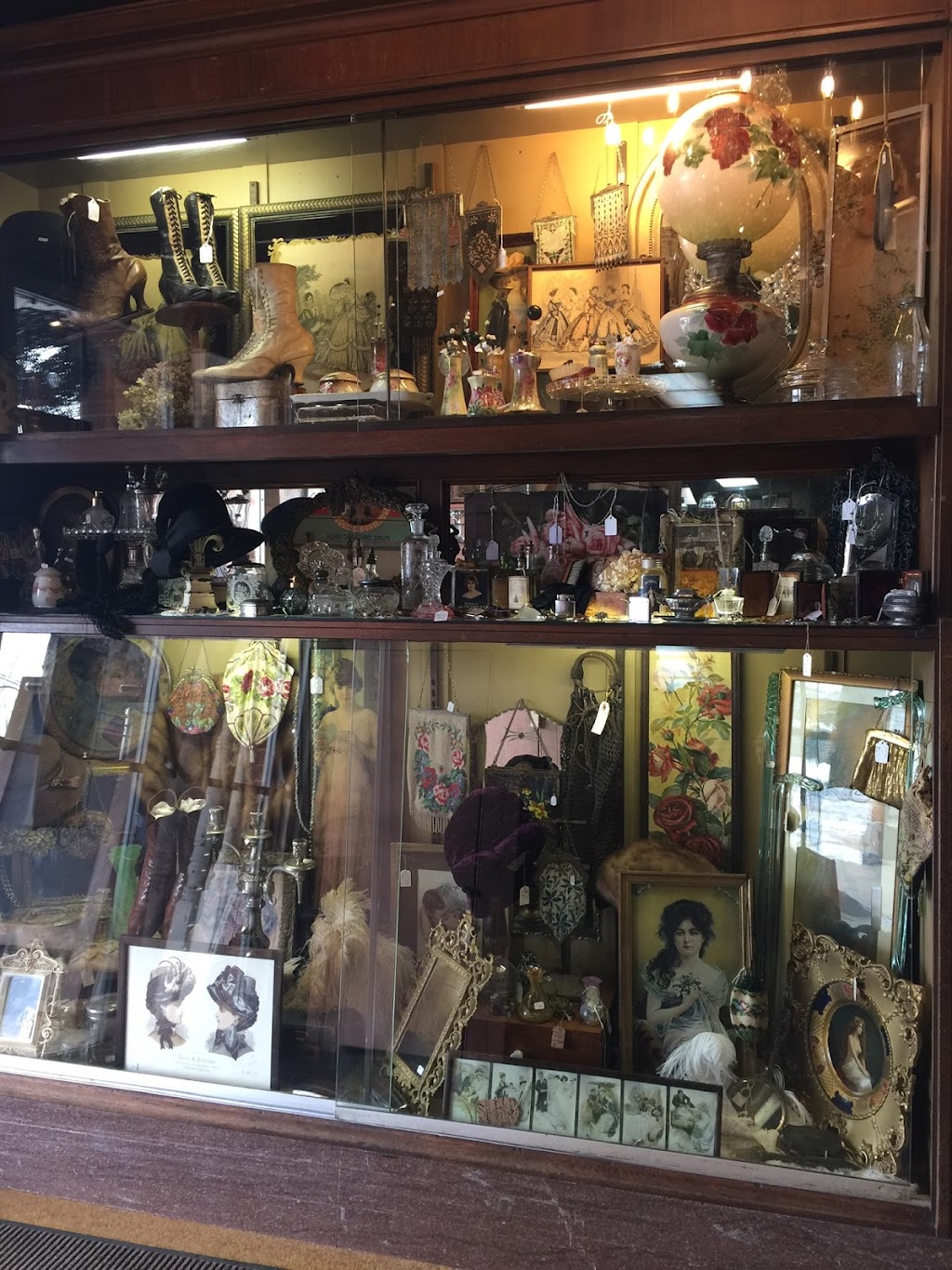 Antique Cellar | 108 E Madison St, Kirklin, IN 46050, USA | Phone: (317) 698-5866