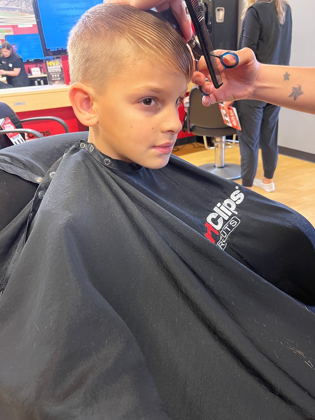 Sport Clips Haircuts of Lakeville | 17440 Kenwood Trail, Lakeville, MN 55044, USA | Phone: (952) 435-0010