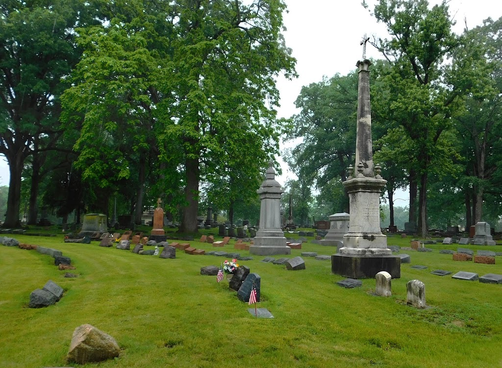 Catholic Cemetery | 3500 Lake Ave, Fort Wayne, IN 46805, USA | Phone: (260) 426-2044