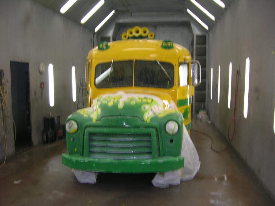 Lafayette Auto Body & RV Repair | 204 3rd St, Lafayette, OR 97127, USA | Phone: (503) 864-2344