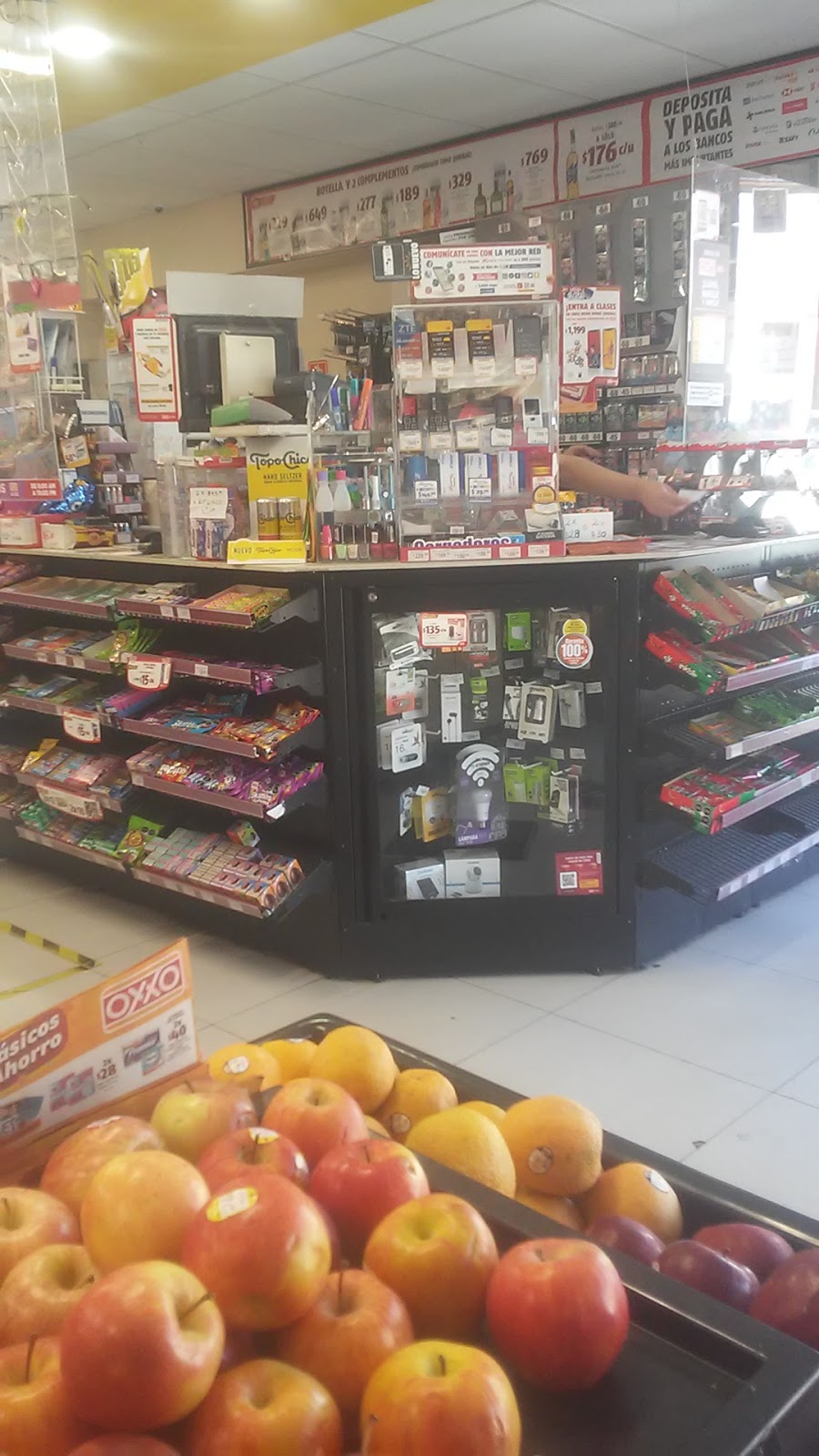 OXXO magnolias | Av. Magnolias 26251, Lomas Del Refugio, El Refugio, 22253 Tijuana, B.C., Mexico | Phone: 81 8320 2020