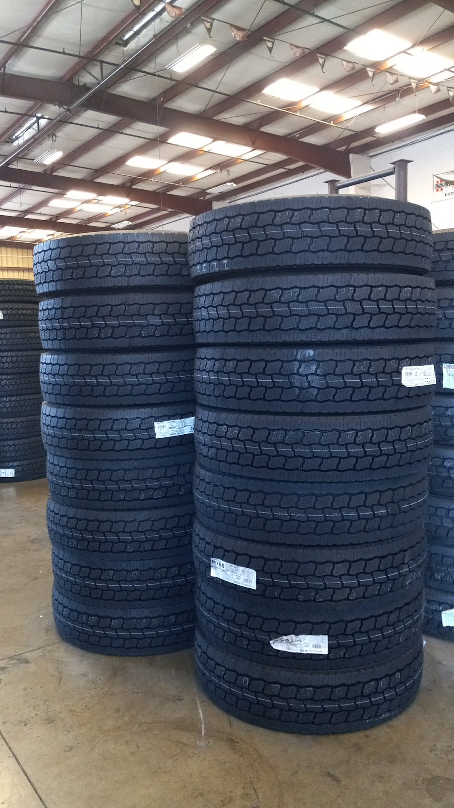 crs road truck tire service | 2001 N Rancho Ave, Colton, CA 92324, USA | Phone: (909) 688-1984