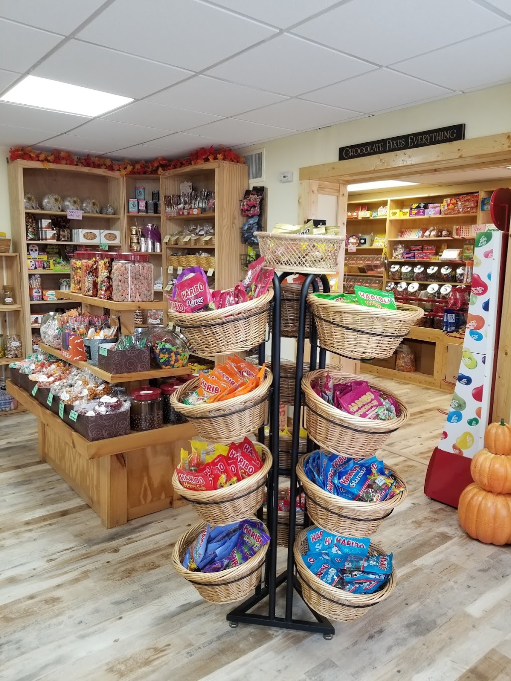 The Candy Cottage and Gifts | 1082 Loudon Rd, Cohoes, NY 12047, USA | Phone: (518) 608-4550