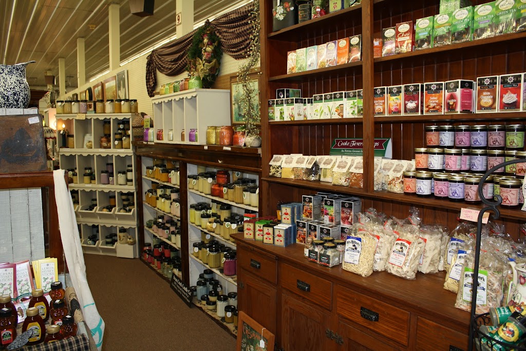 Kellys Antique World & Flea Market | 11111 Main St, Clarence, NY 14031, USA | Phone: (716) 759-8483 Kellys Antique World & Flea Market | 11111 Main St, Clarence, NY 14031, USA | Phone: (716) 759-8483