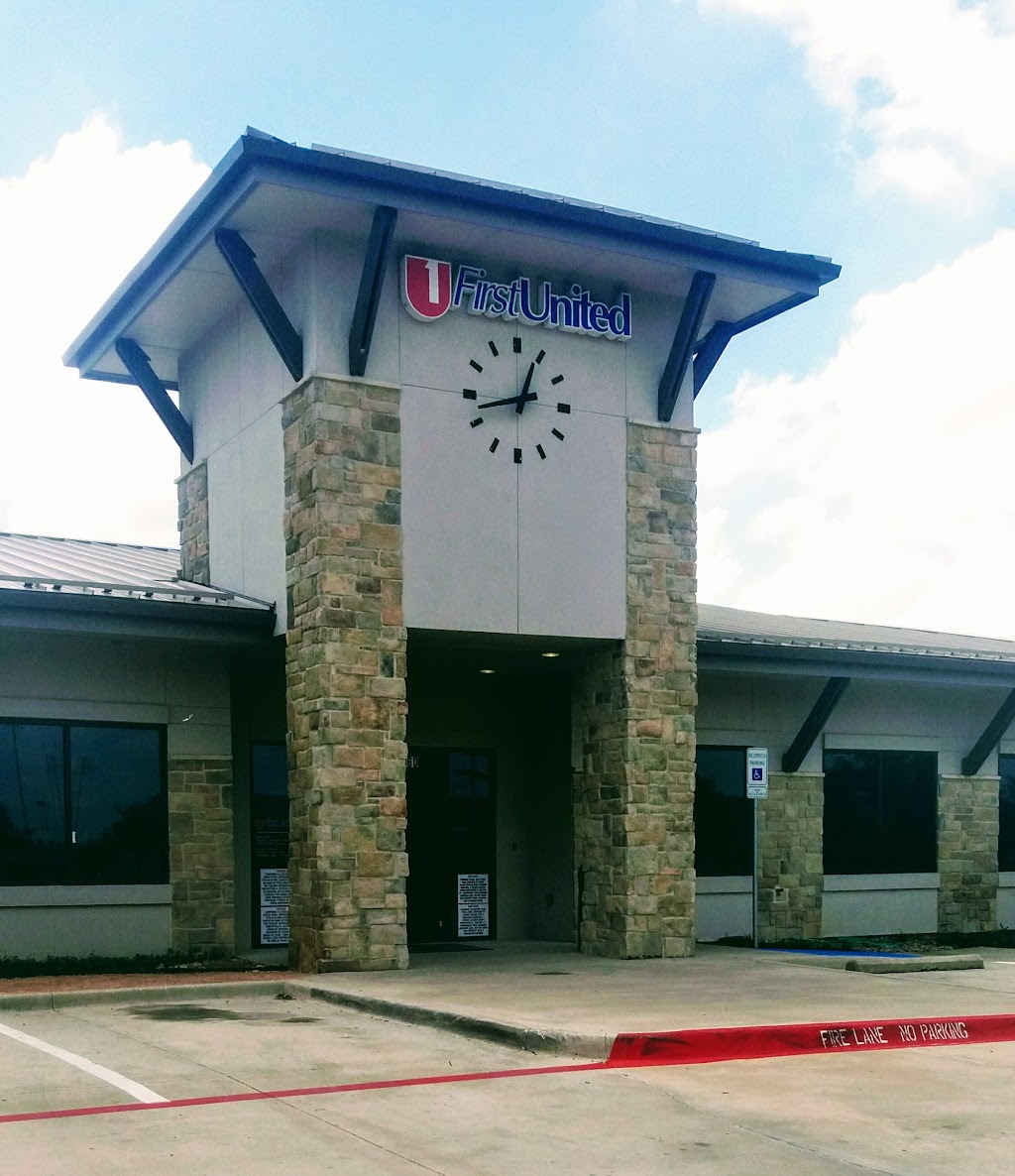 First United Bank - Krum | 960 E McCart St, Krum, TX 76249, USA | Phone: (940) 482-3211