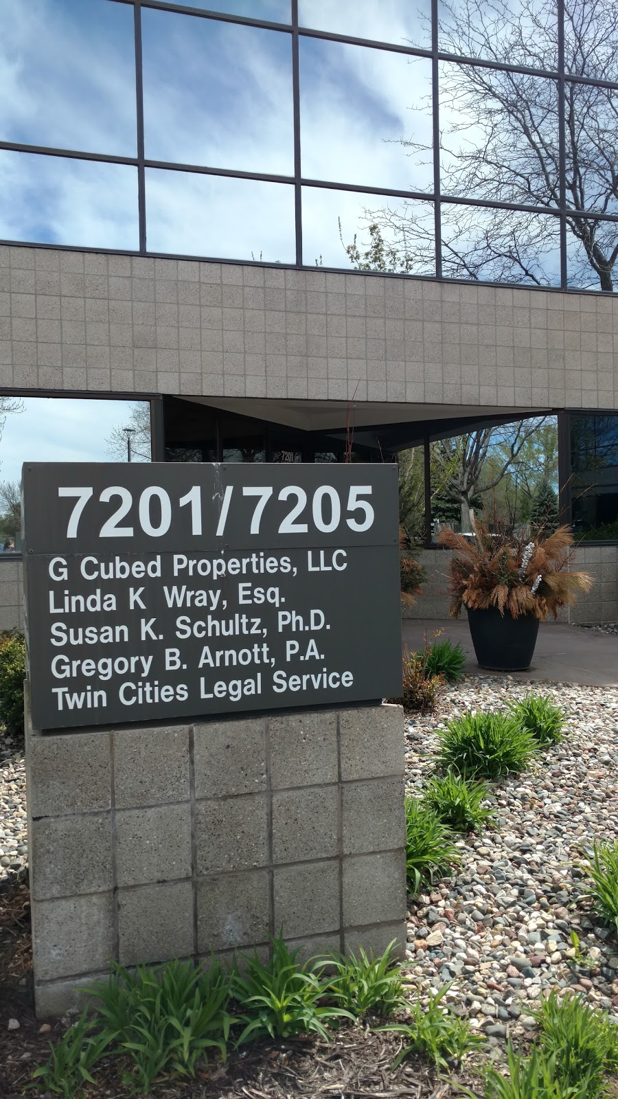 Twin Cities Legal Service, PLLC: Linda K. Wray, Attorney at Law | 7201 Ohms Ln Suite 215, Edina, MN 55439, USA | Phone: (952) 236-4072