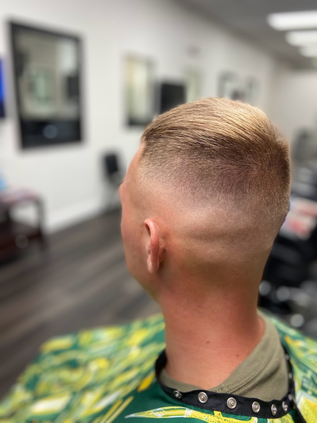 WB Barbers | 7612 N Lockwood Ridge Rd, Sarasota, FL 34243, USA | Phone: (941) 388-8535