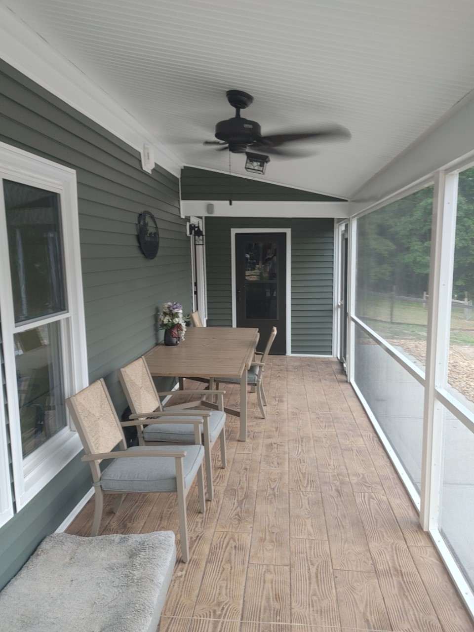 DML Siding & Windows LLC | 204 W Main St, Clayton, NC 27520, USA | Phone: (919) 585-2973