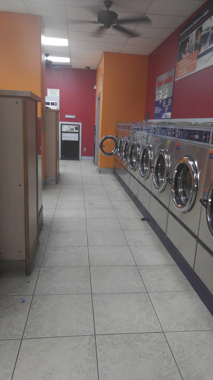 Cavaliers Wash-N-Dry | 2590 S Maple Ave, Fresno, CA 93725, USA | Phone: (559) 442-1252