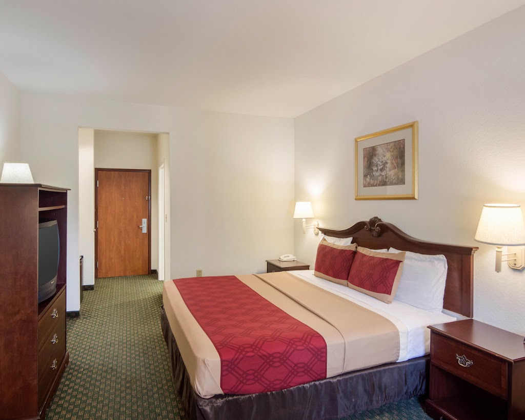 Econo Lodge Weatherford | 2207 Old Dennis Rd, Weatherford, TX 76087, USA | Phone: (817) 599-3705