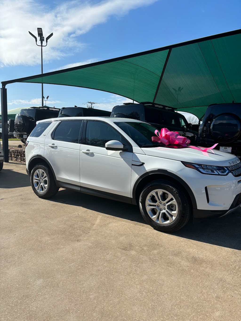 Land Rover Ft. Worth | 100 Adrian Dr, Fort Worth, TX 76107-1919, USA | Phone: (866) 234-1674