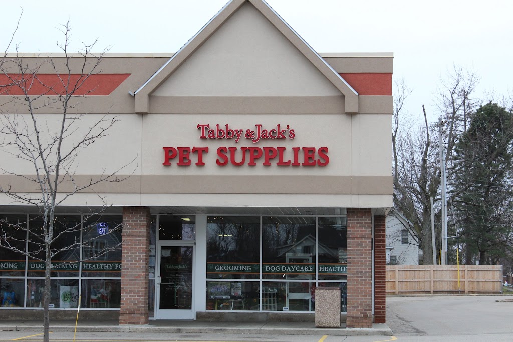 Tabby & Jacks Pet Supplies, Grooming and Doggie Daycare | 6925 University Ave, Middleton, WI 53562, USA | Phone: (608) 841-1133