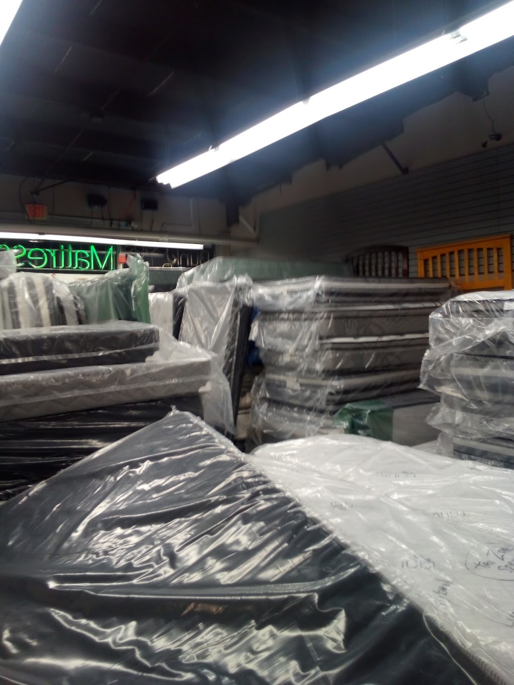 Mattress Factory Direct | 37 Dykeman Way, Stoughton, MA 02072, USA | Phone: (781) 344-7222