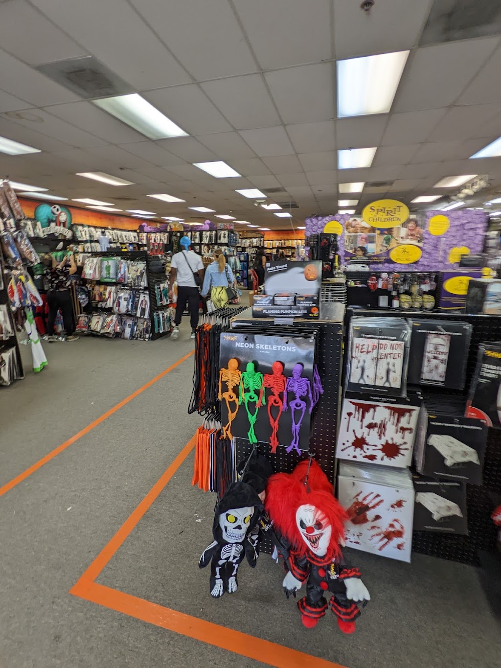 Spirit Halloween | 2020 N Riverside Ave, Rialto, CA 92377, USA | Phone: (855) 704-2669