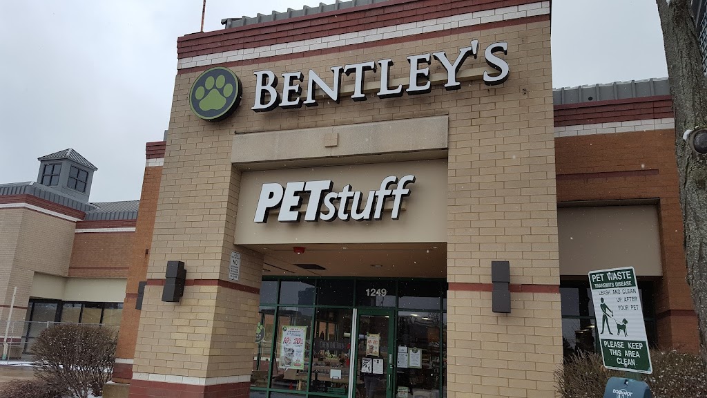 Bentleys Pet Stuff and Grooming & Self-Wash | 1249 E Higgins Rd Unit 1, Schaumburg, IL 60173, USA | Phone: (630) 635-2344