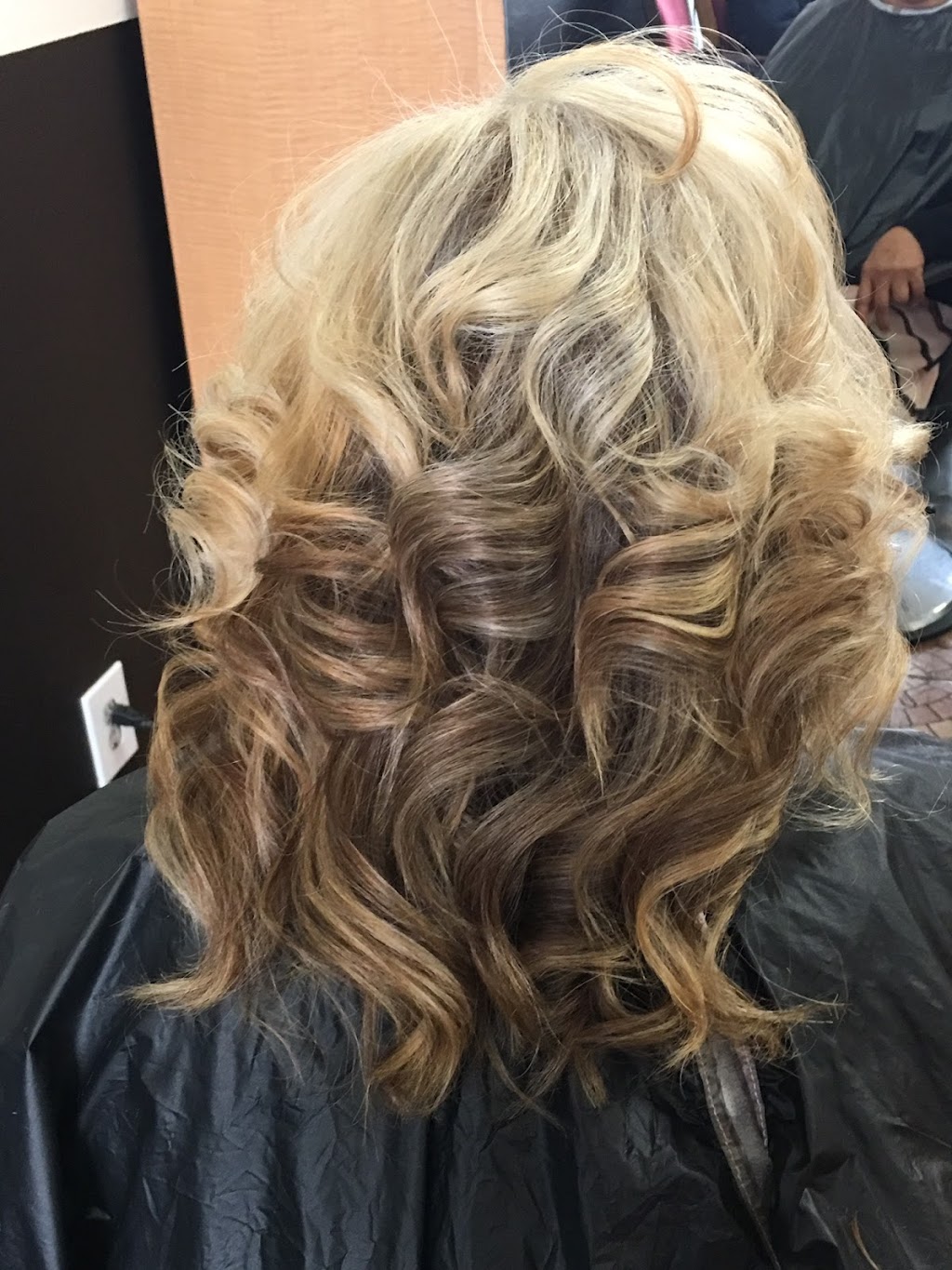 Maggis Beauty Salon | 306 Foothill Blvd, Rialto, CA 92376, USA | Phone: (909) 889-3062