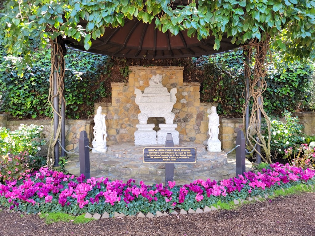 SRF Lake Shrine (Reservation required) | 17190 Sunset Blvd, Pacific Palisades, CA 90272, USA | Phone: (310) 454-4114