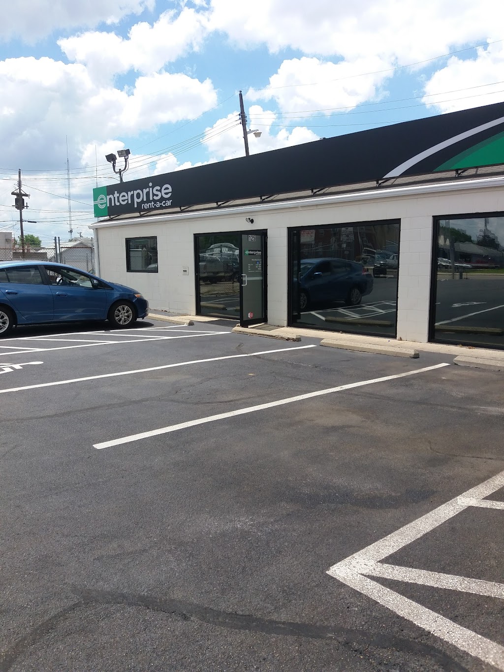 Enterprise Rent-A-Car | 125 N Broad St, Fairborn, OH 45324, USA | Phone: (937) 879-0023