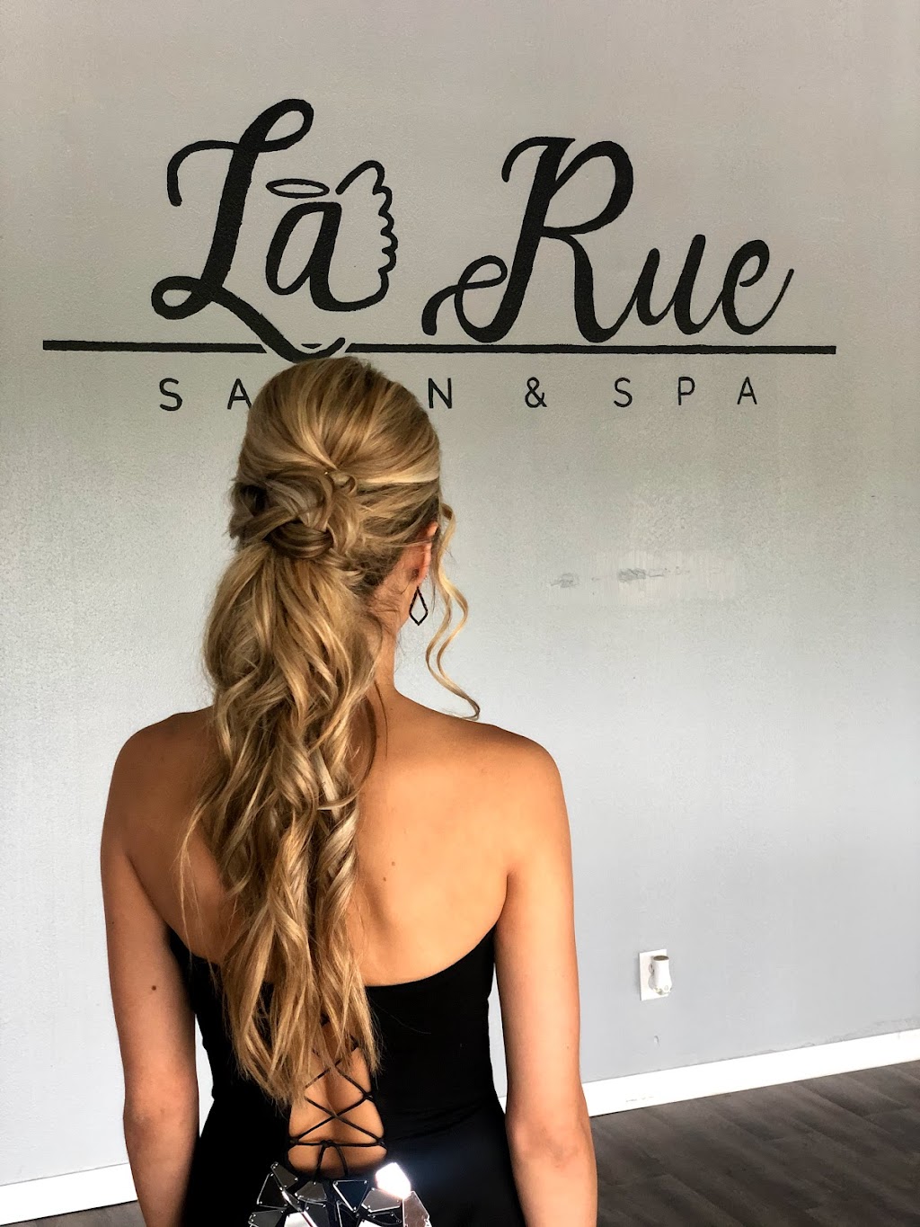 LaRue Salon & Spa | 1207 NE Big Bend Trail, Glen Rose, TX 76043, USA | Phone: (254) 269-0071