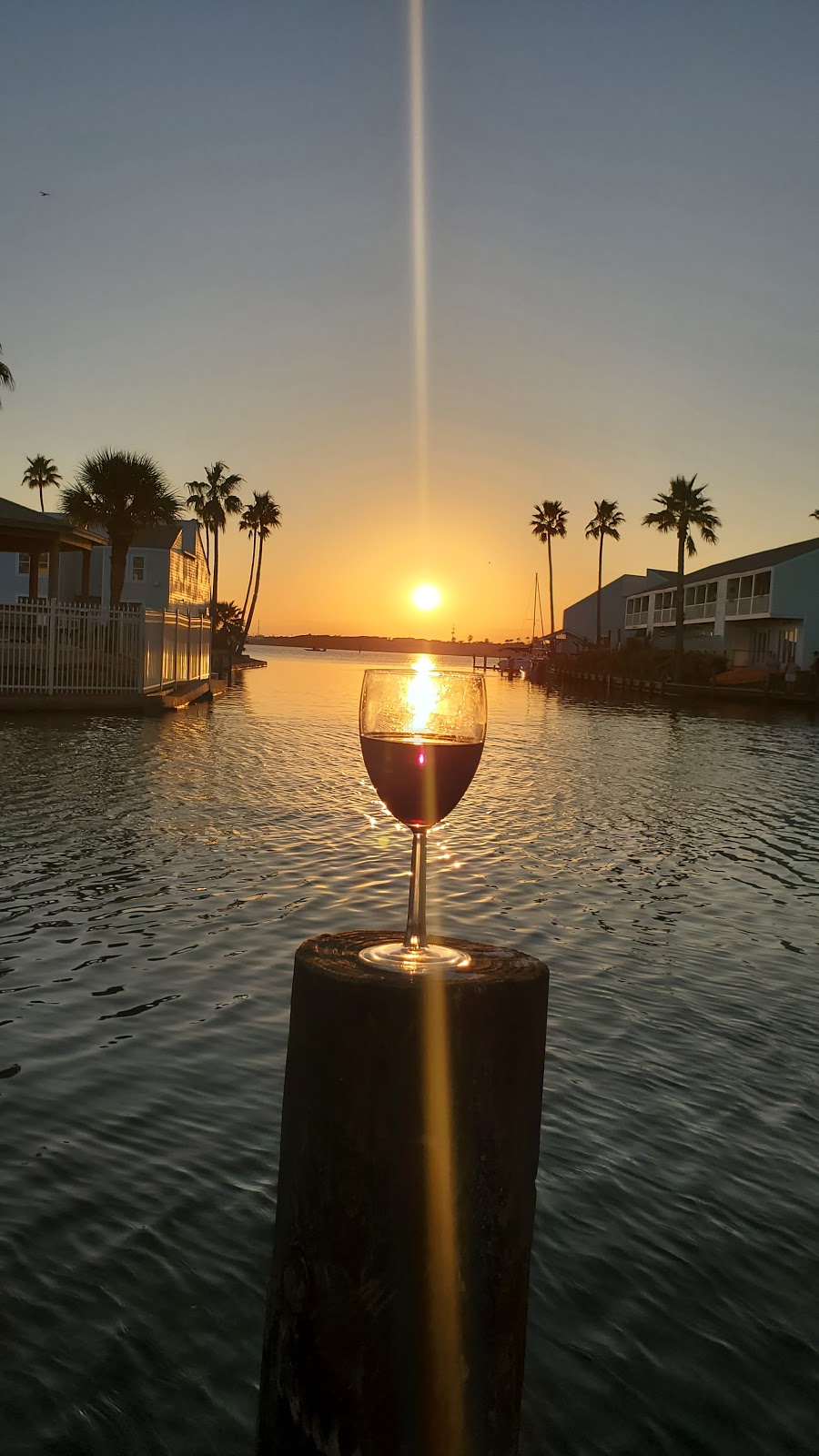 Tramonto Prezioso | 504 Lauderdale Dr, Rockport, TX 78382, USA | Phone: (361) 729-0555