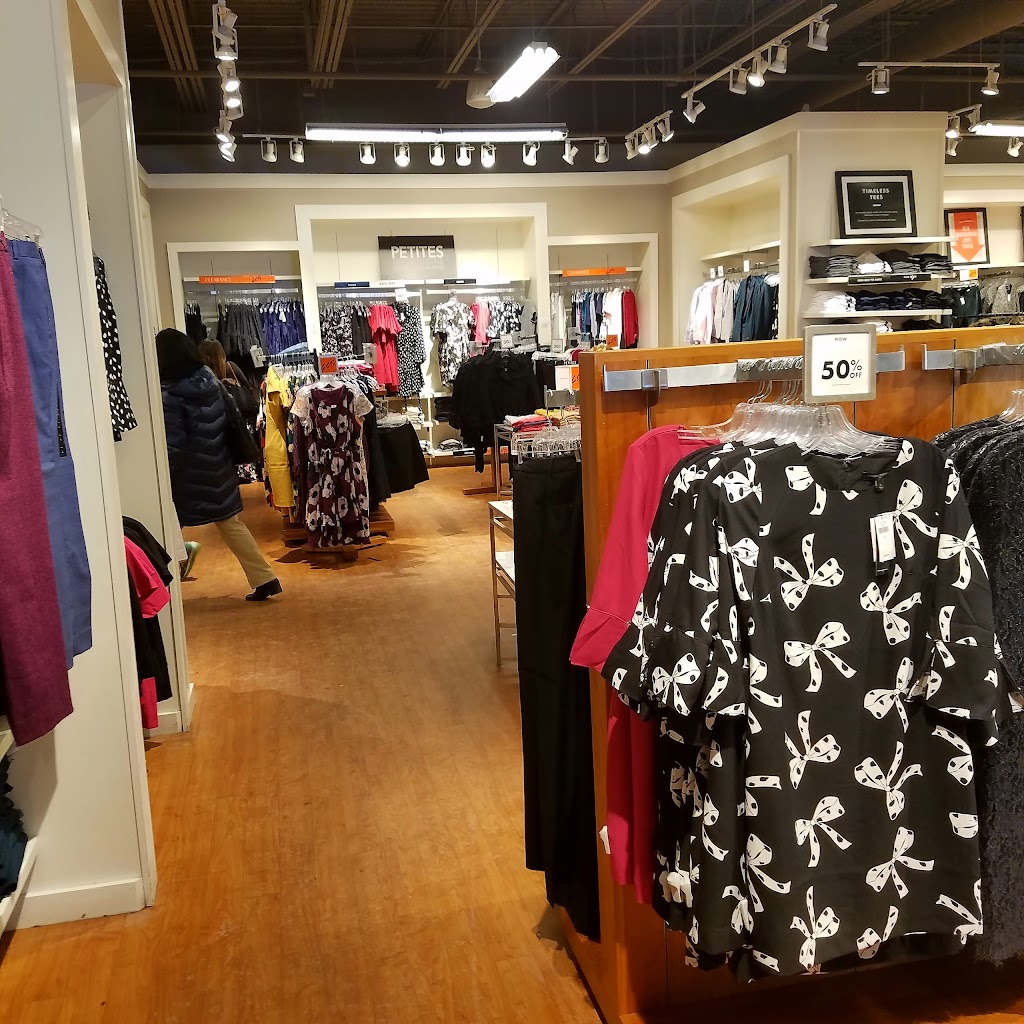 Banana Republic Factory Store | 549 S Chillicothe Rd, Aurora, OH 44202, USA | Phone: (330) 995-9055