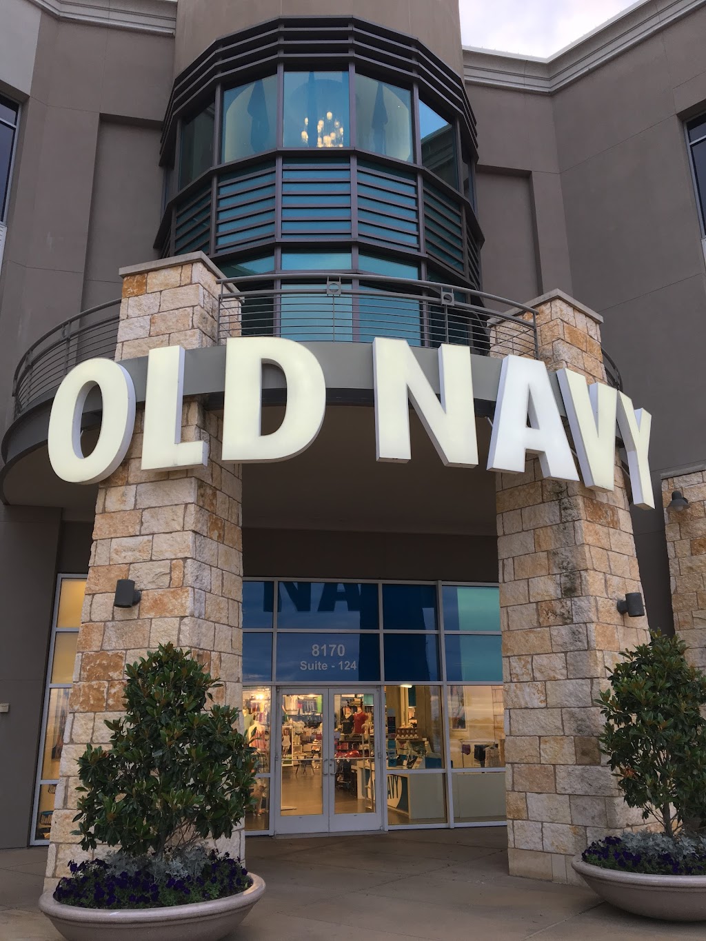 Old Navy | 8170 Park Ln Suite 124, Dallas, TX 75231, USA | Phone: (469) 839-6829