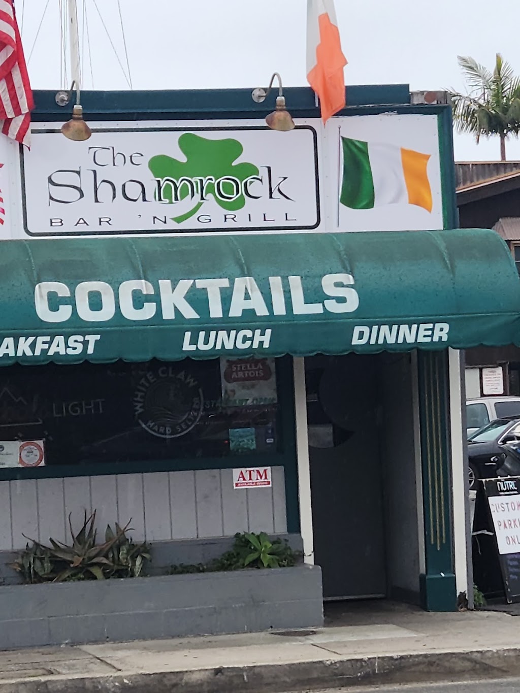 The Shamrock Bar & Grill | 2633 West Coast Hwy C, Newport Beach, CA 92663, USA | Phone: (949) 631-5633