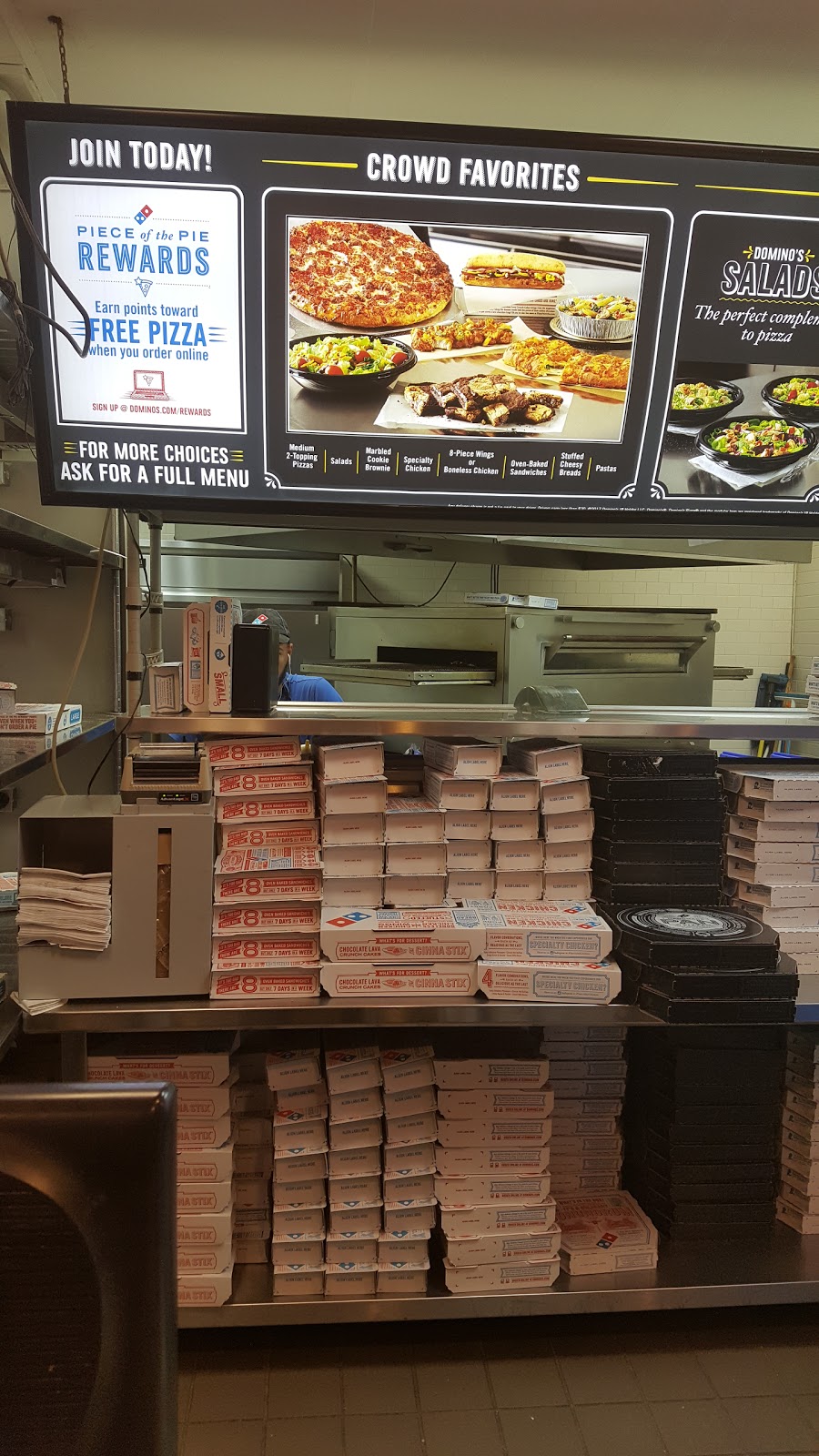 Dominos Pizza | 1051 Broadway, Bayonne, NJ 07002 | Phone: (201) 339-3030