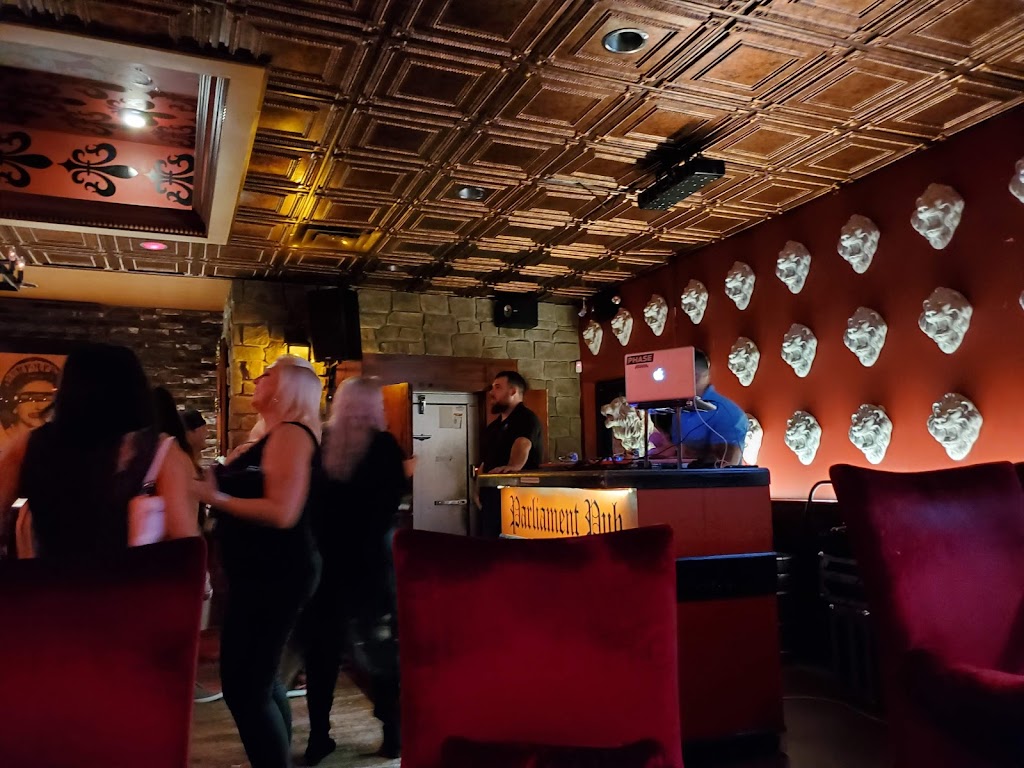 Parliament Pub | 16939 Wright Plaza, Omaha, NE 68130, USA | Phone: (402) 991-6555