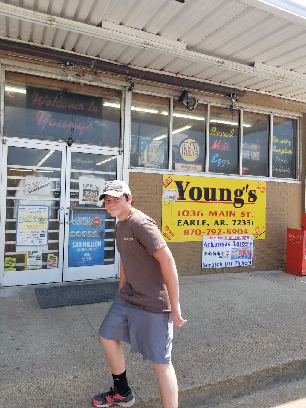 Youngs Grocery | 1036 Main St, Earle, AR 72331, USA | Phone: (870) 792-8904