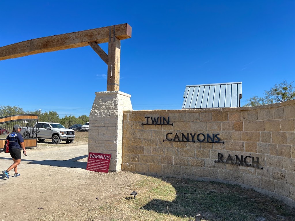 Twin Canyons Ranch | 7631 Hayworth Hwy, Granbury, TX 76048, USA | Phone: (817) 857-2624