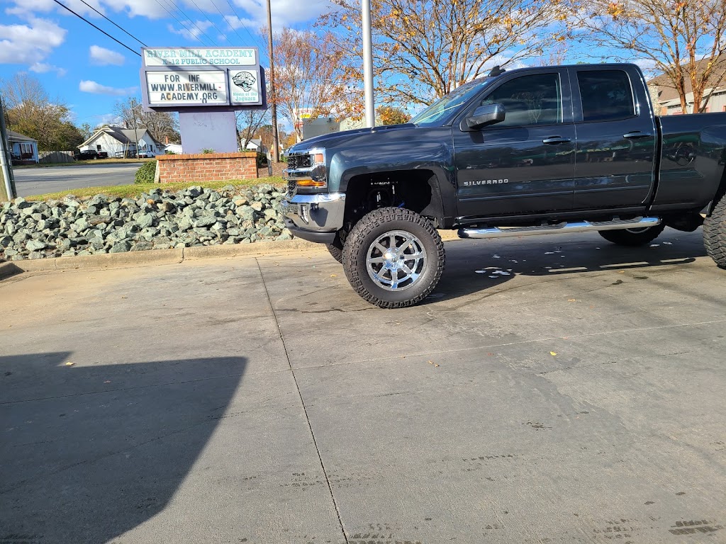 Lil Donnie Walkers Car Wash | 1246 S Main St, Graham, NC 27253, USA | Phone: (336) 221-9761