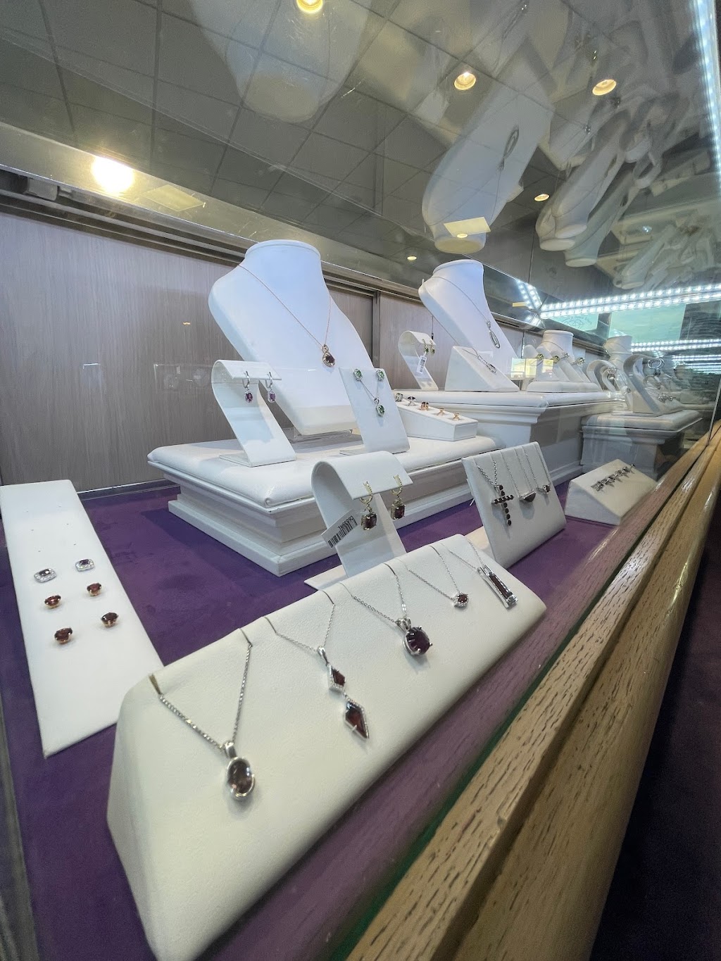 Treasures Custom Jewelers | 20221 N 67th Ave # E2, Glendale, AZ 85308, USA | Phone: (623) 486-7875