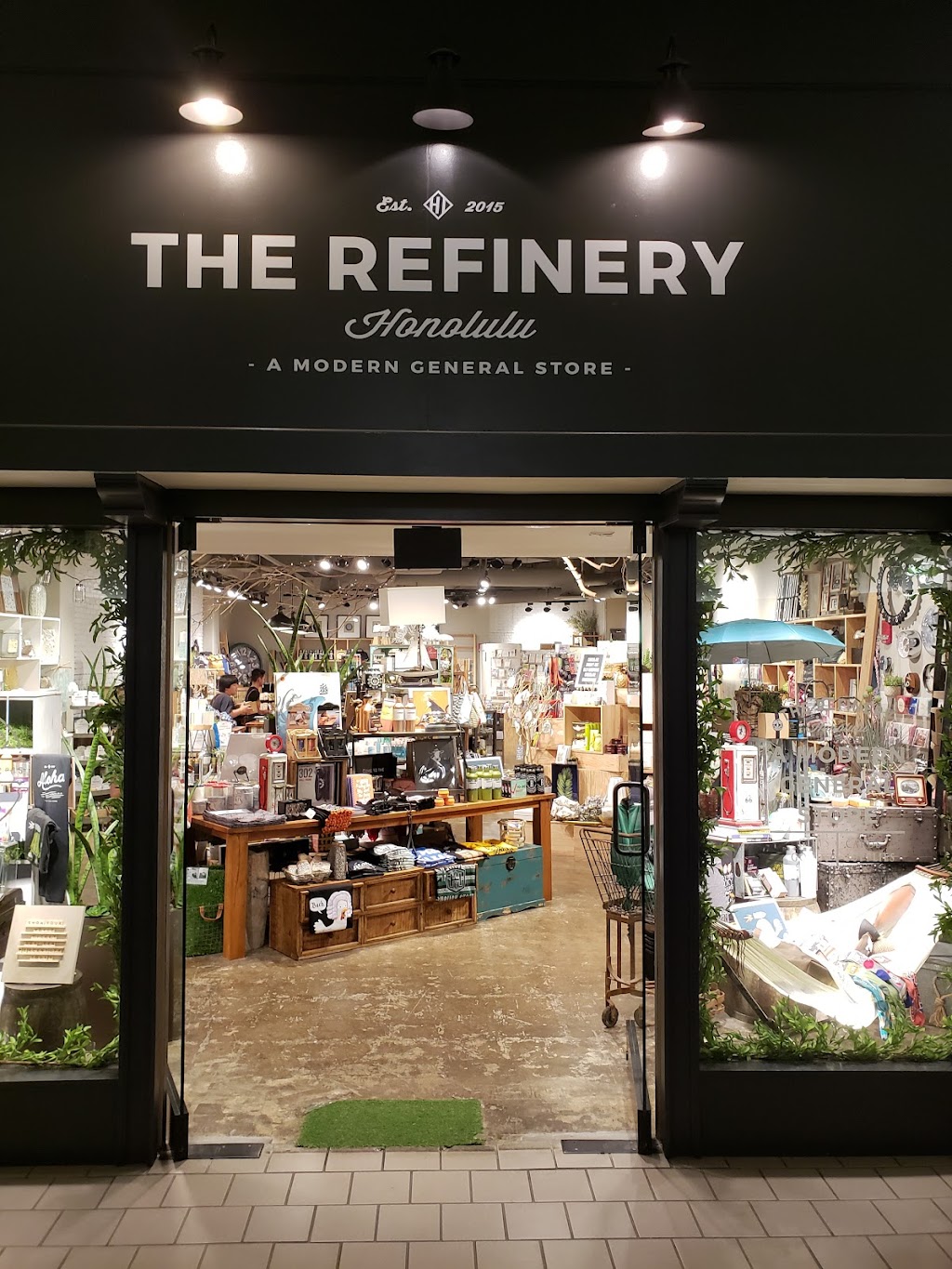 The Refinery | 4211 Waialae Ave, Honolulu, HI 96816, USA | Phone: (808) 744-6175