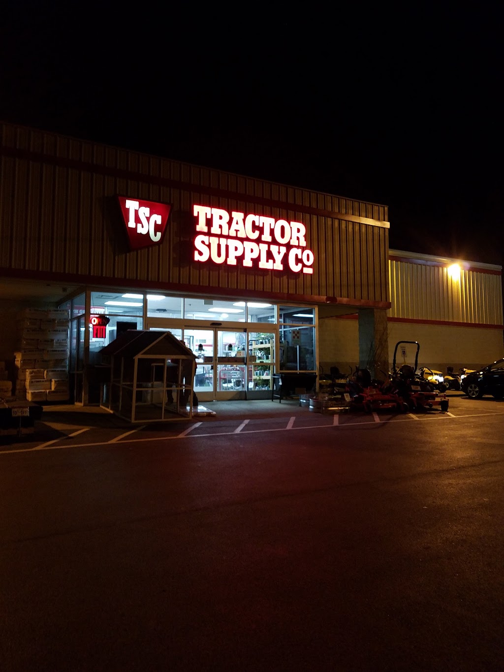 Tractor Supply Co. | 14925 Lebanon Rd, Old Hickory, TN 37138, USA | Phone: (615) 754-4700