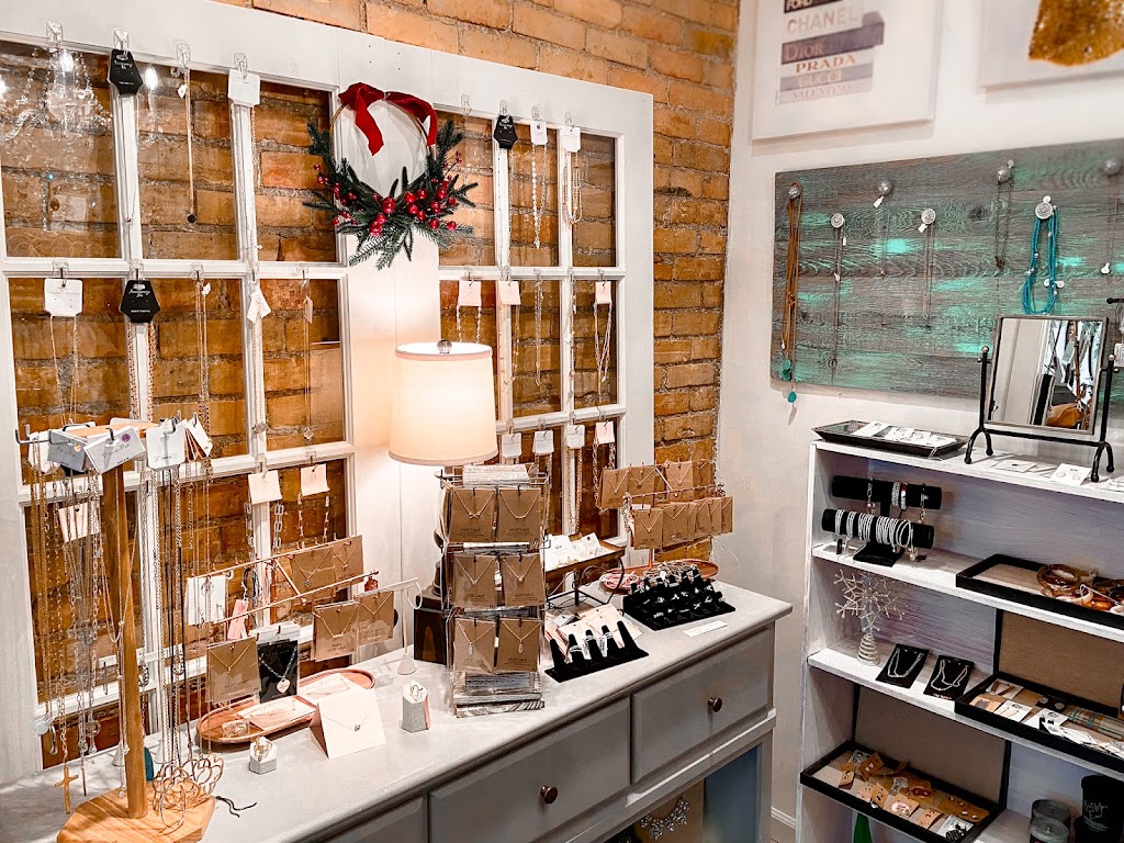 Lulus Retail Therapy | 224 River St N, Delano, MN 55328, USA | Phone: (612) 791-3344