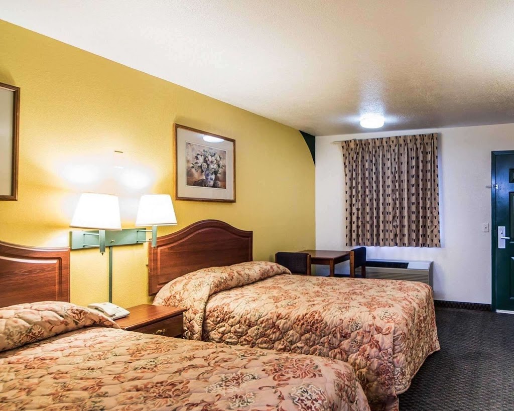 Econo Lodge Bartlesville Hwy 75 | 3910 SE Nowata Rd Hwy 75 & 60 East, Bartlesville, OK 74006, USA | Phone: (918) 333-0710