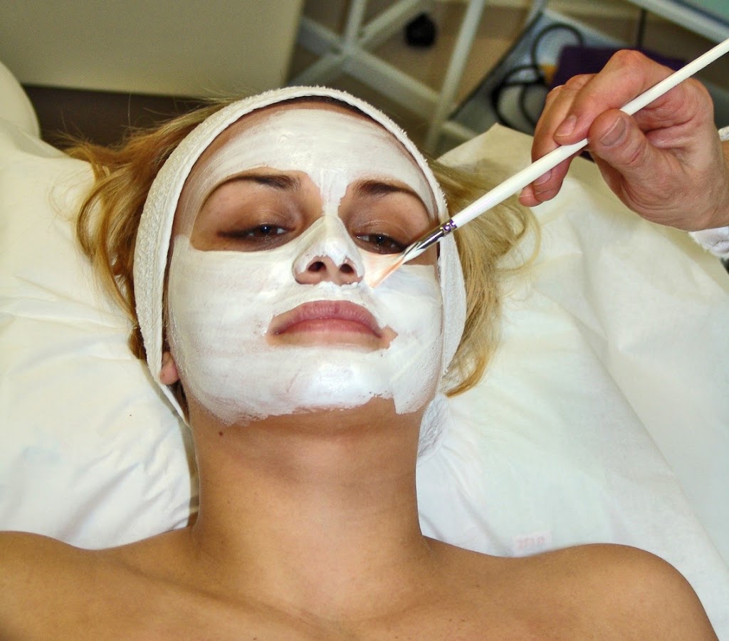 Suncoast Skin Solutions | 2001 Siesta Dr #201, Sarasota, FL 34239, USA | Phone: (941) 677-7262