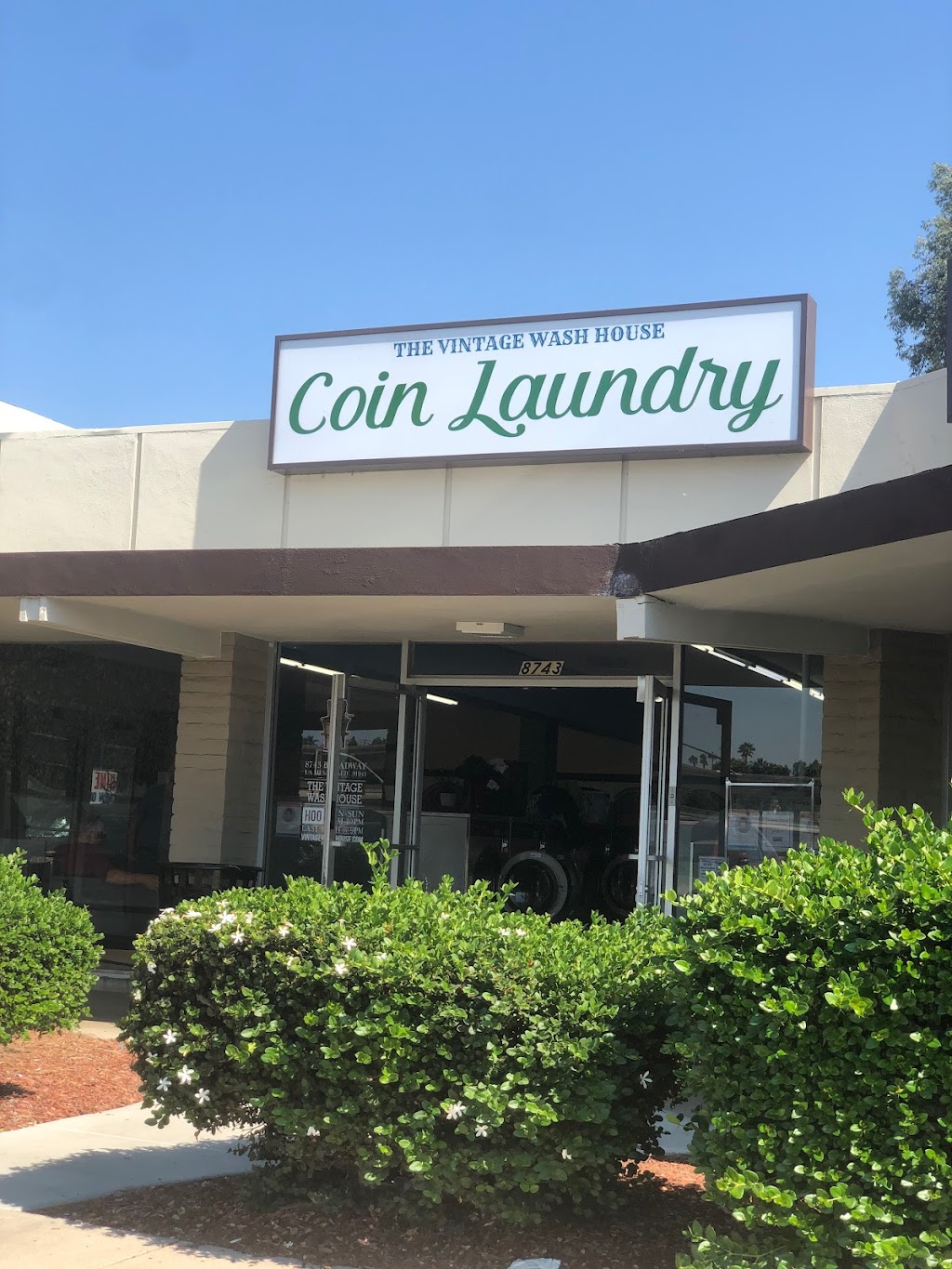 The Vintage Wash House Coin Laundry | 8743 Broadway, La Mesa, CA 91941, USA | Phone: (619) 630-5434