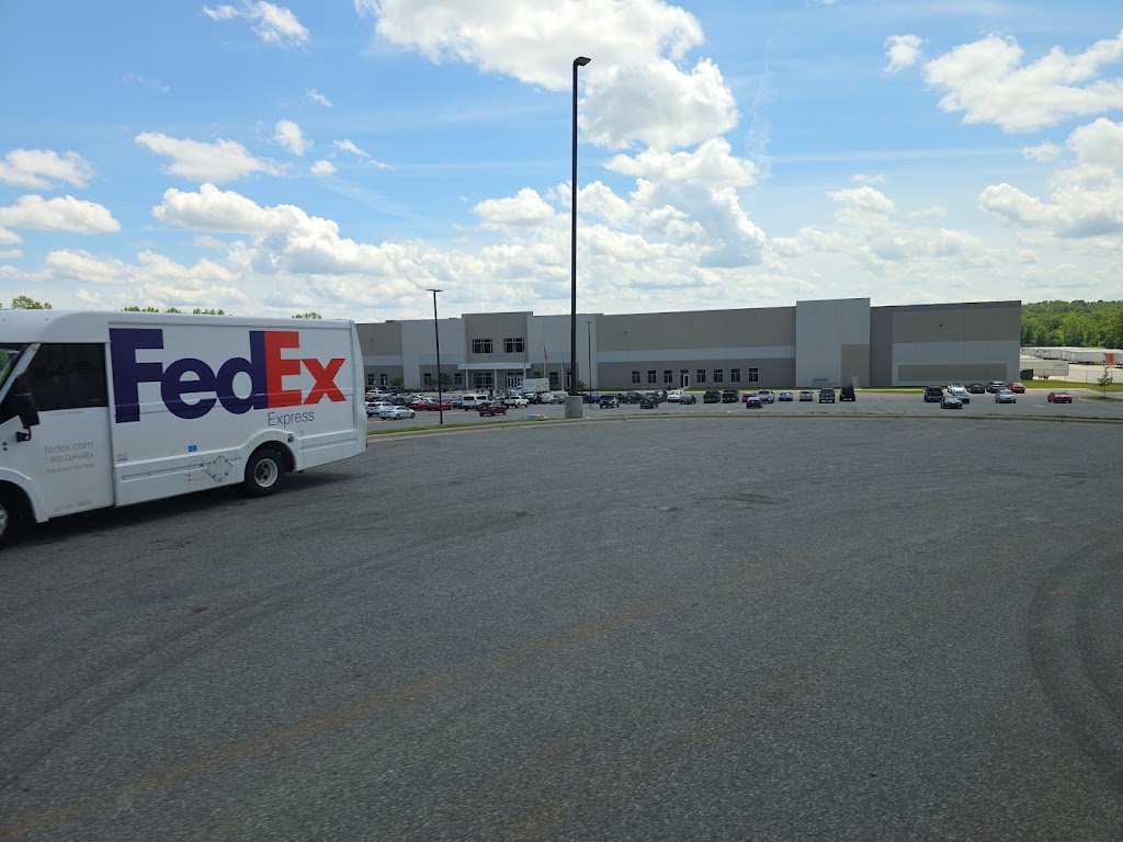 Chewy Fulfillment Center CLT1 | 255 Front Creek Rd, Salisbury, NC 28146, USA | Phone: (844) 980-2081