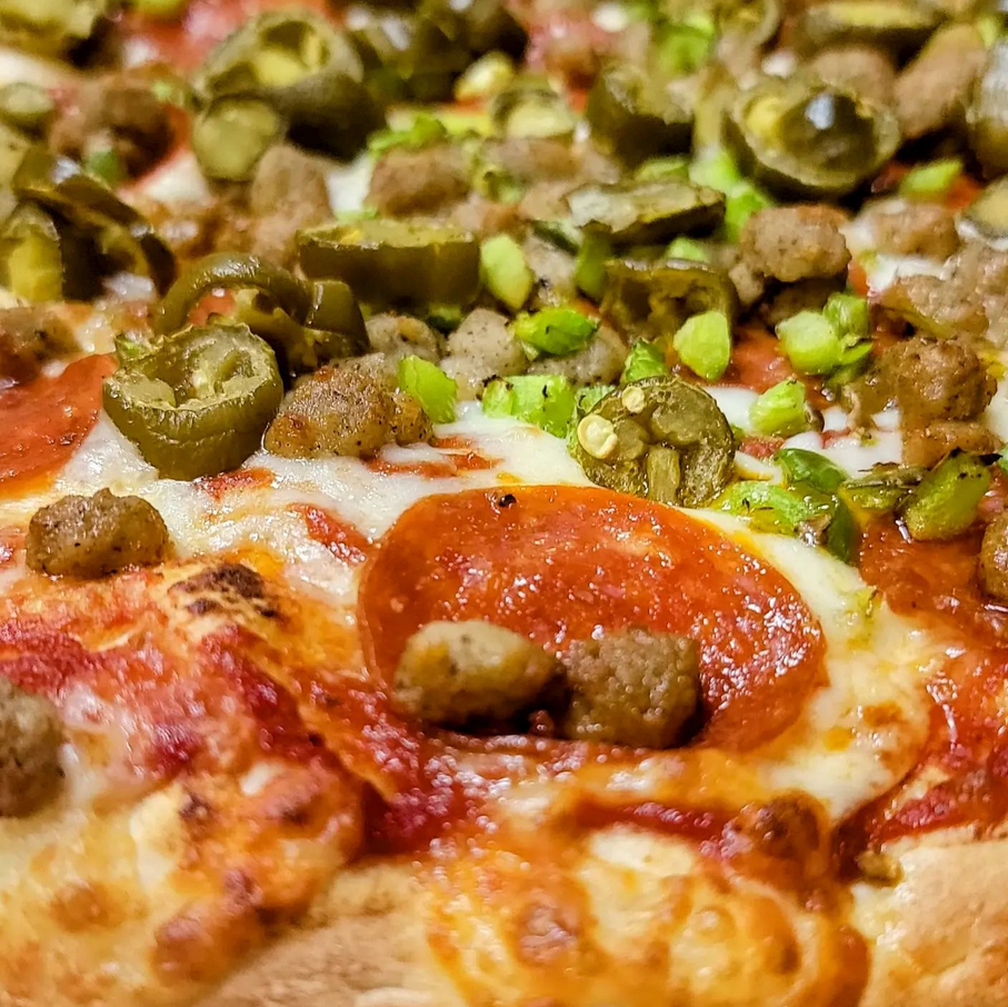 Chris Pizza Village Sango | 3383 US-41 ALT, Clarksville, TN 37043, USA | Phone: (931) 358-2345