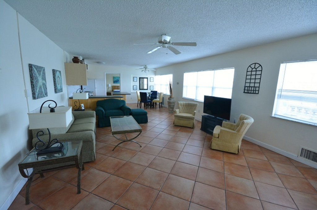 Ebb Tide Resort | 621 Bay Esplanade, Clearwater, FL 33767, USA | Phone: (727) 441-4421