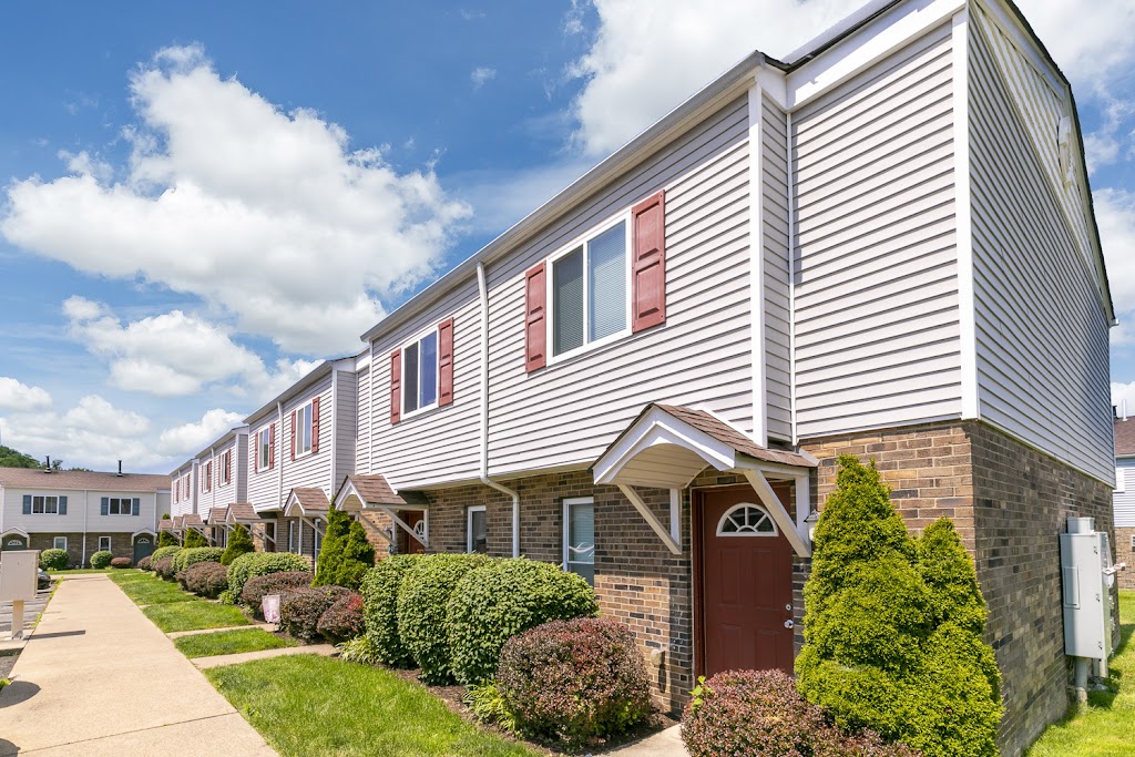 Emerald Gardens Townhomes and Apartments | 2400 Village Rd, Pittsburgh, PA 15205 | Phone: (412) 415-7483