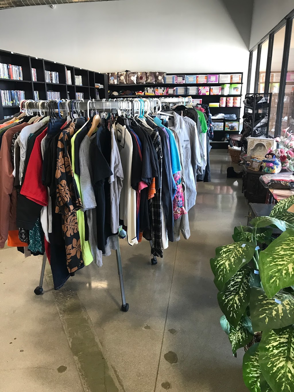 Goodwill Southern California Boutique / Donation Center | 352 N Lemon Ave, Walnut, CA 91789 | Phone: (909) 895-8904